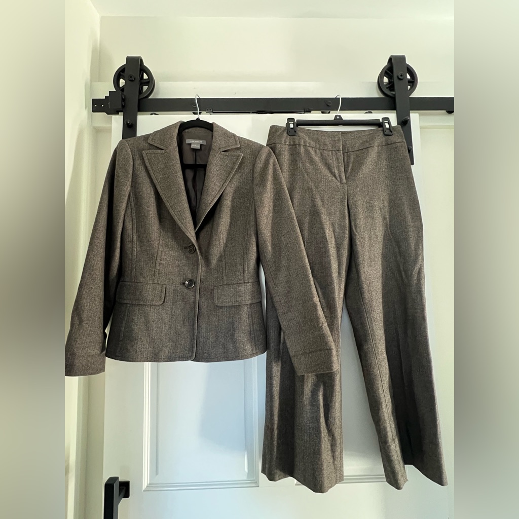 Ann Taylor Elegant Brown Pant Suit Set